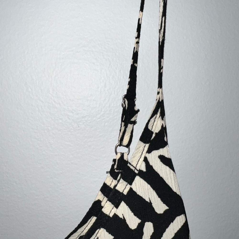 Women’s Black and White Casual Jumpsuit - Picture 11 of 11